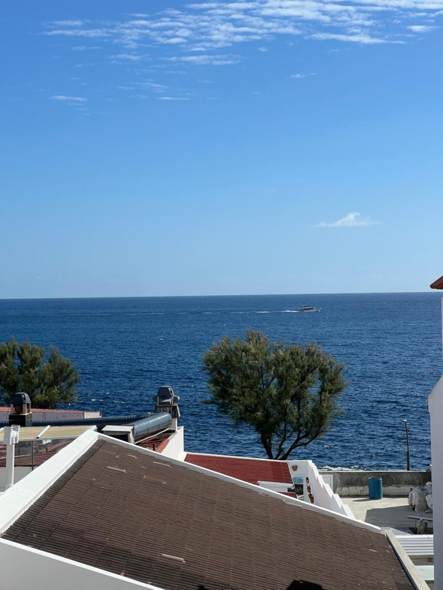 Casa A 2 Minutos A Pe De Piscina Natural Ponta Delgada المظهر الخارجي الصورة
